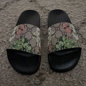 Gucci Bloom slides